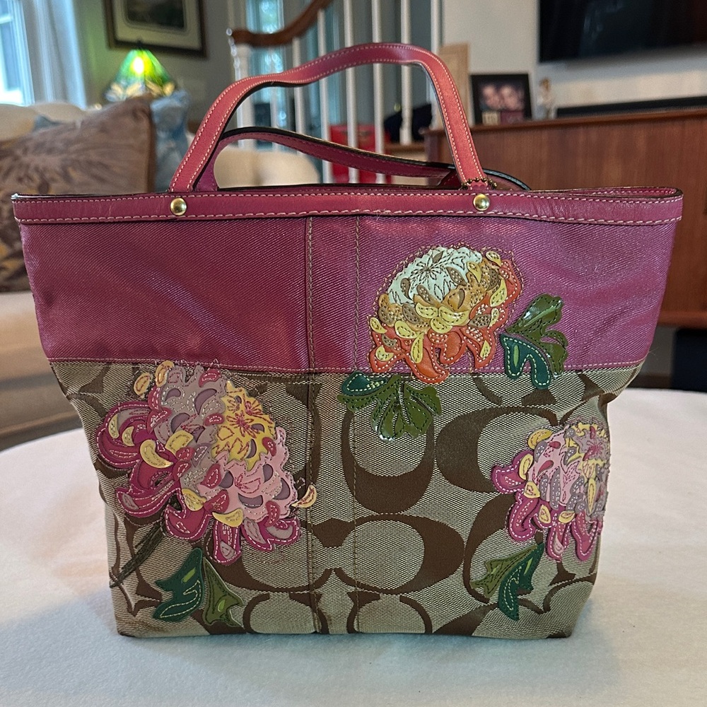 Authentic vintage Coach Signature Chrysanthemum Purse Pink